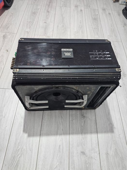 Stație auto jbl 600w si subwoofer
