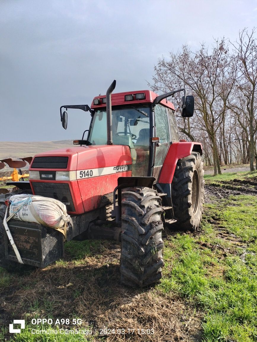 Vând tractor plug și sămănătoare