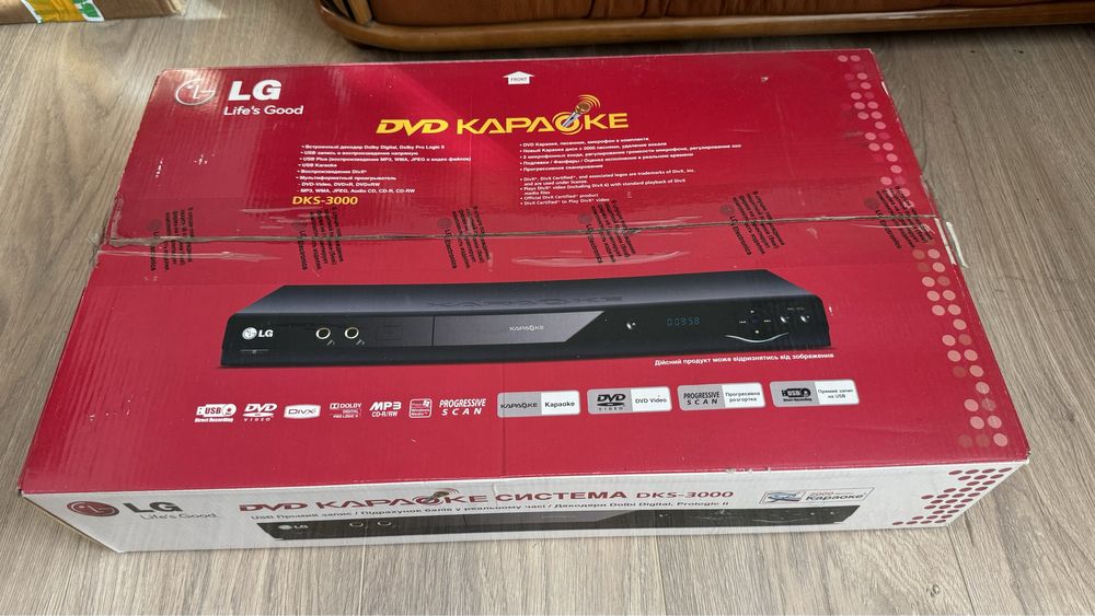 Караоке в отличном сосотянии с микрофоном.