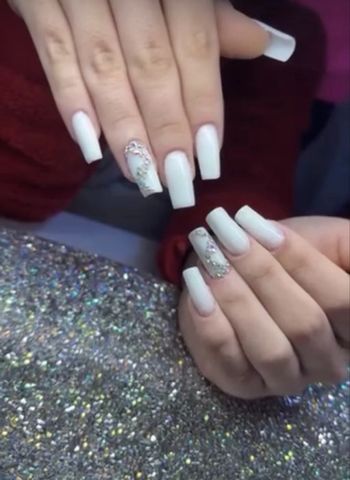 Cristina Nails~servicii profesionale/unghii cu gel/oja semipermanenta