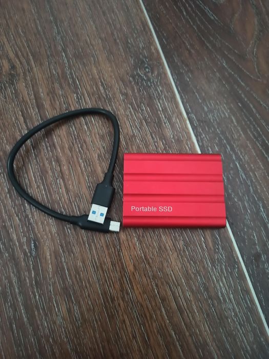 Продаётся портативный ssd на 1 тб