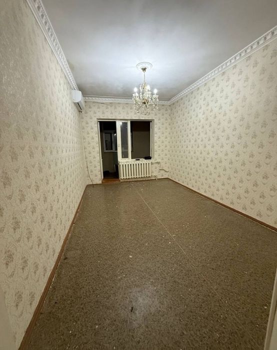 Юнусабад 19 квартал. Продается квартира  2/5/5