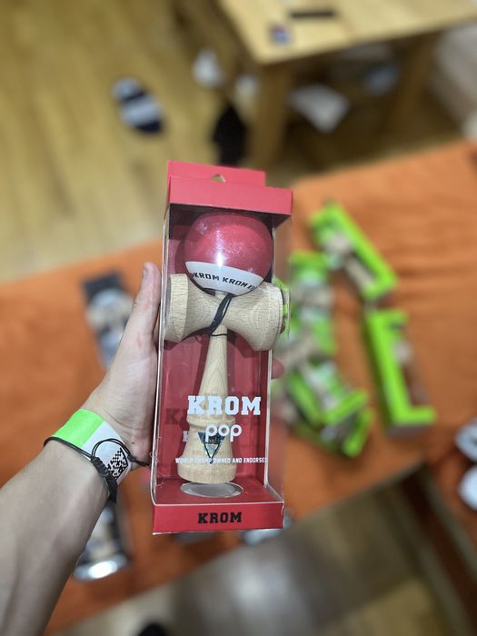 Kendama KROM POP RUBBER (Rosu/Red)