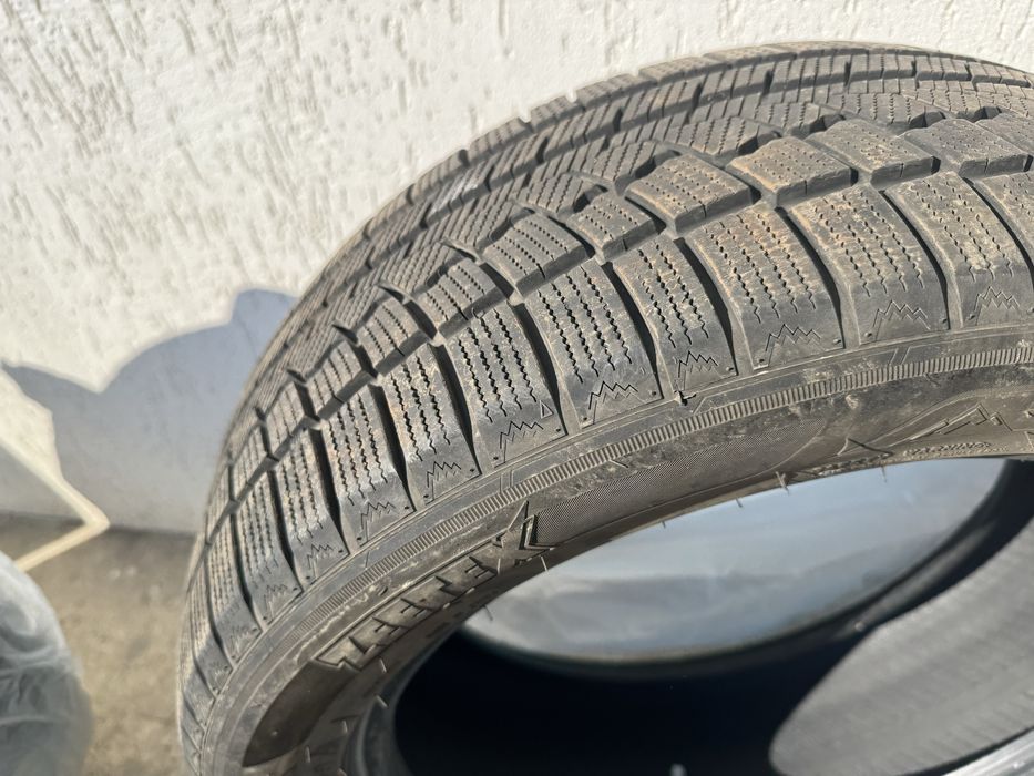 Anvelope iarna 225/50/R17 - 2 bucati, Stare bună