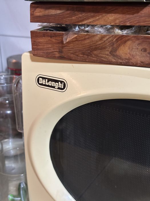 Микроволновка Delonghi