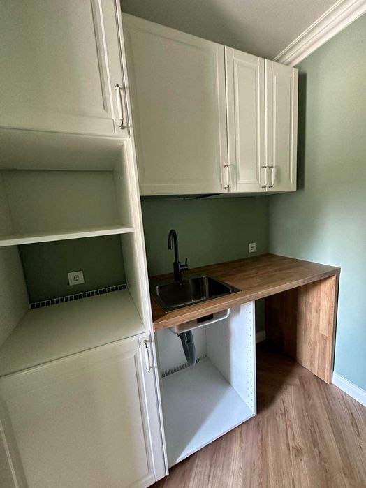 Echipa specializata montam parchet, mobila si usi.