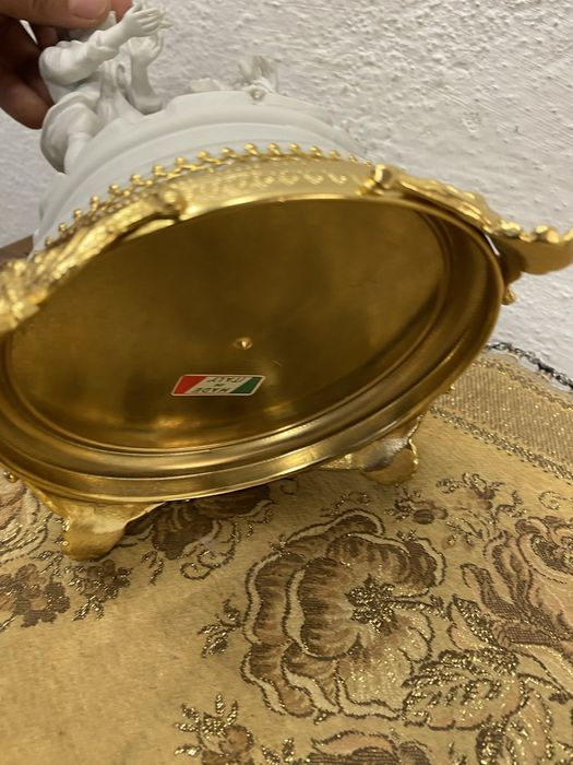 Италианска фигура от бисквитен порцелан