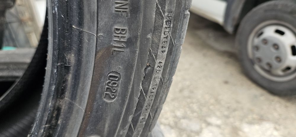 Continental 285/40/21