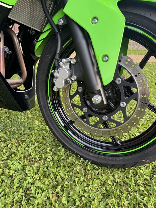 Kawasaki Ninja 250 , 2011 permis cat A2 , stare nou