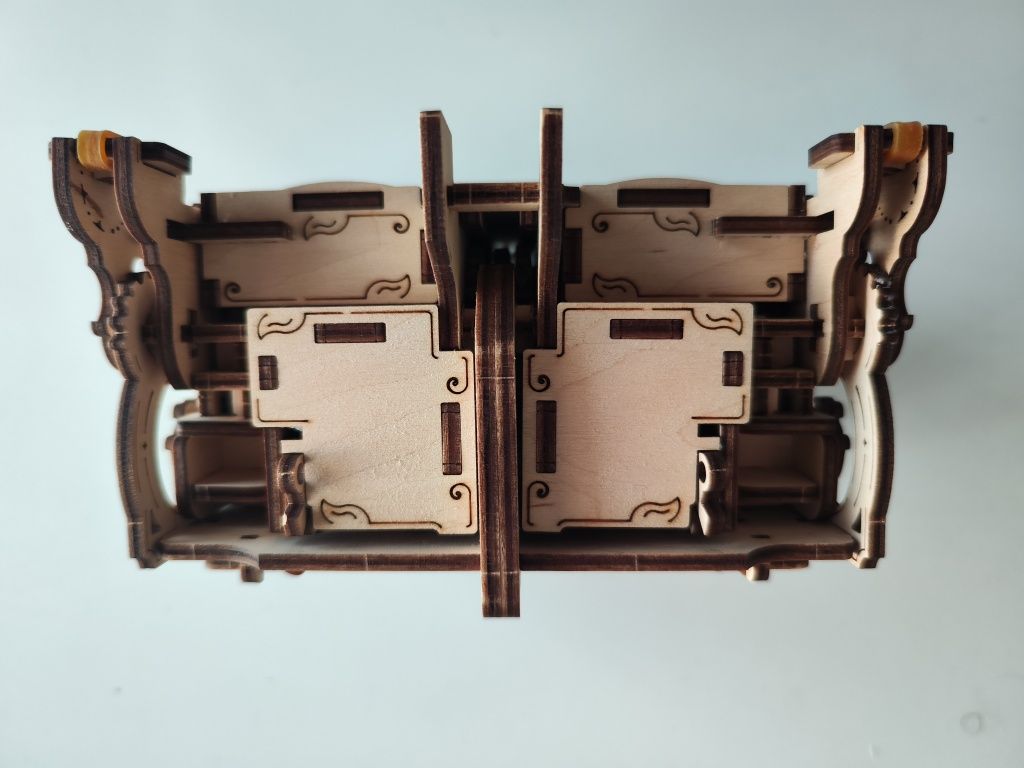 UGears Cutie antica bijuterii puzzle 3D - gata asamblata