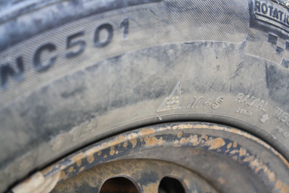 Vand WVPassat 2001, bine întretinut şi remorcă.