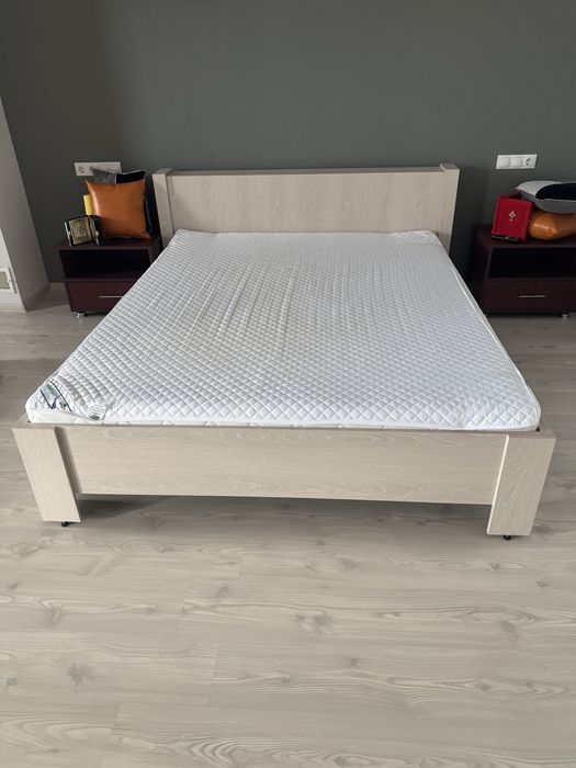 Vand pat cu somiera si saltea 160 x 200 ca NOU !