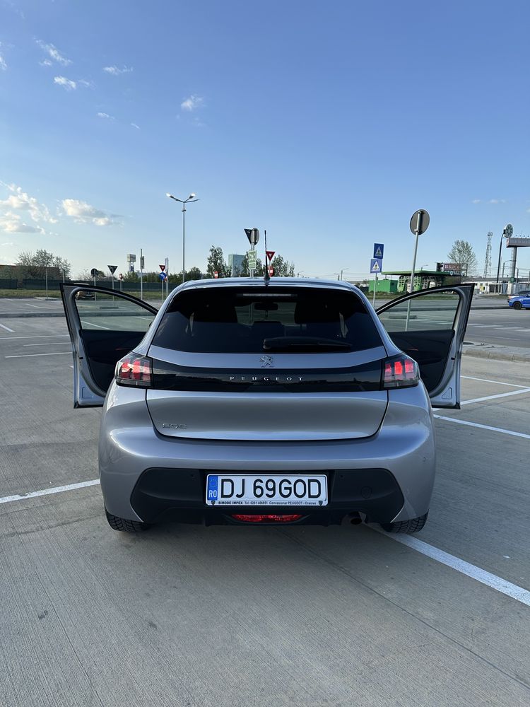 Vand sau schimb Peugeot 208 1.2i