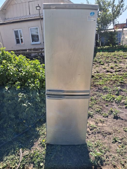 Продам холодильник на запчасти