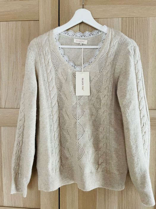 Блуза и пуловер не са носени