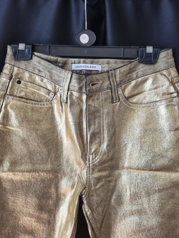 Стилни дънки на Calvin Klein в златен цвят
