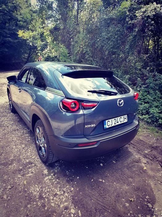 Mazda MX-30 Mazda MX-30 e-Skyactiv 145 CP | Electrică | 2021 | Full LED | Cameră m