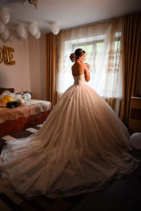 Vând rochie de mireasă