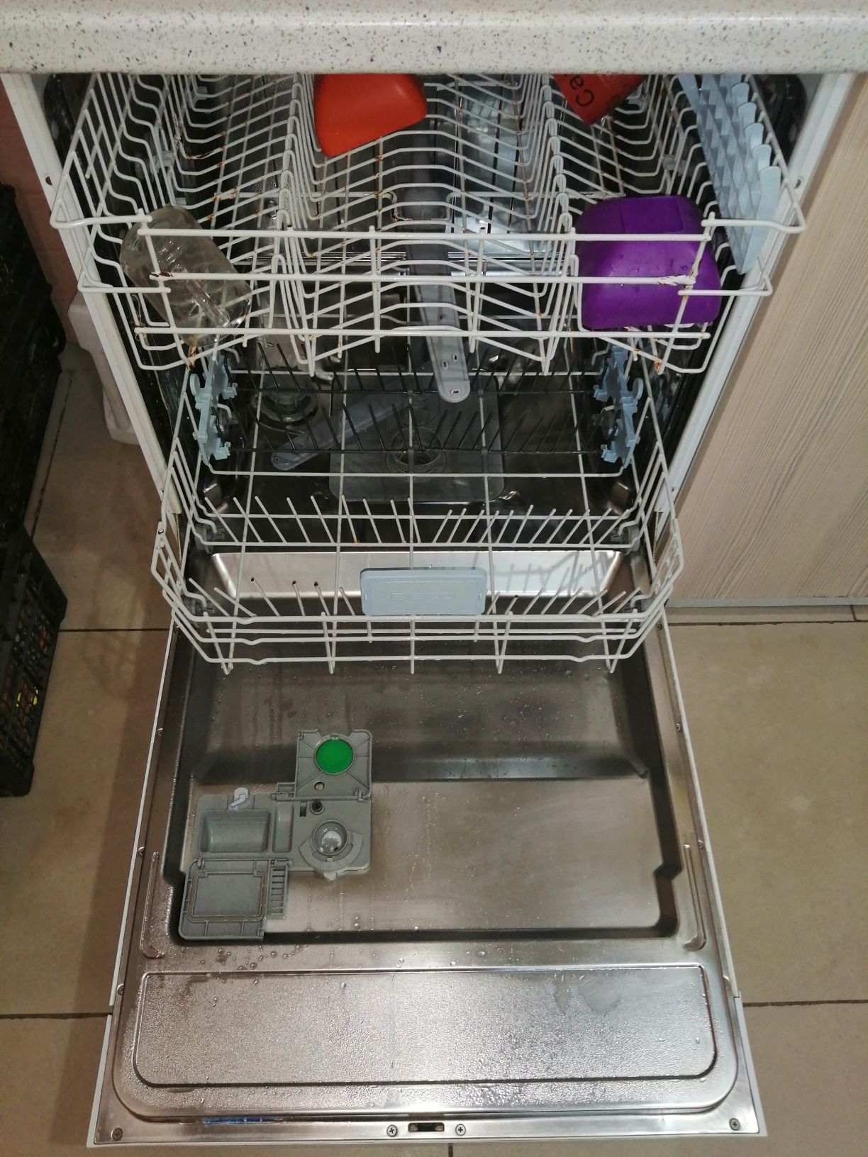 Продам посудомоечную машину Beko