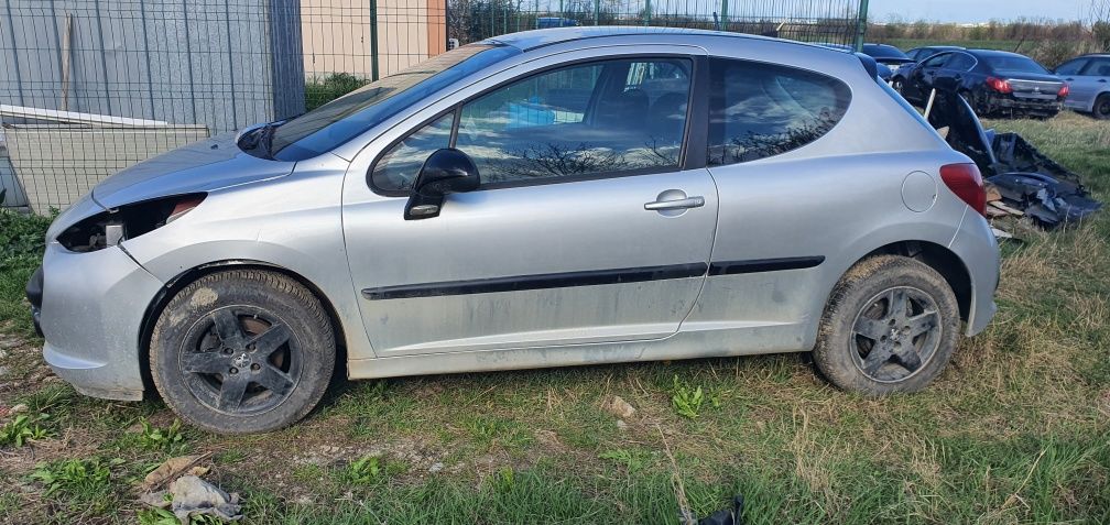 Dezmembrez Peugeot 207 1.4i 16v KFU