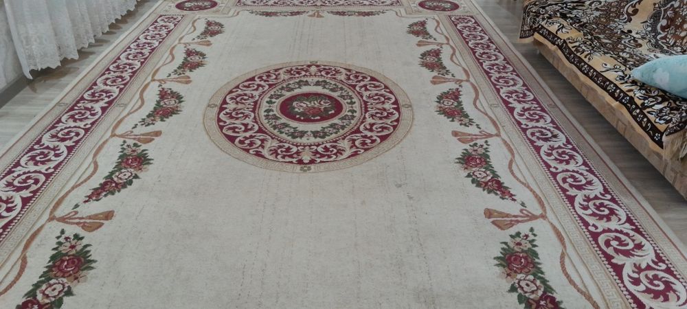 Gilam tutilgan holati yaxwi