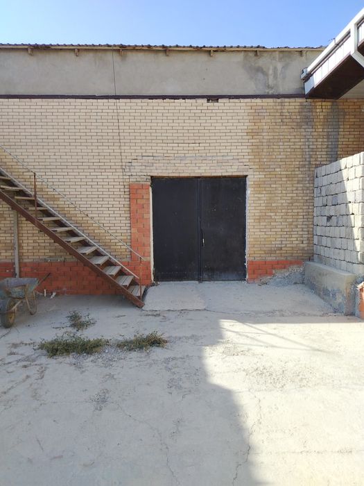 Sklad 170kv/m       6m ga 28m  manzil: Gijduvon, avto zapchast bozor r