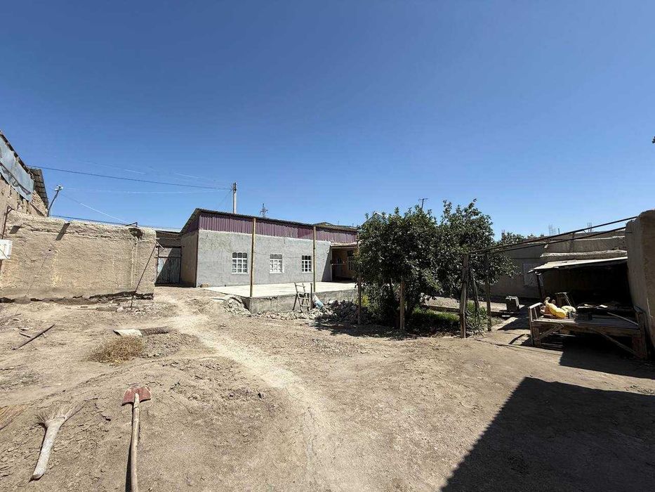 tayyor 7.5 sotiqli hovli sotiladi