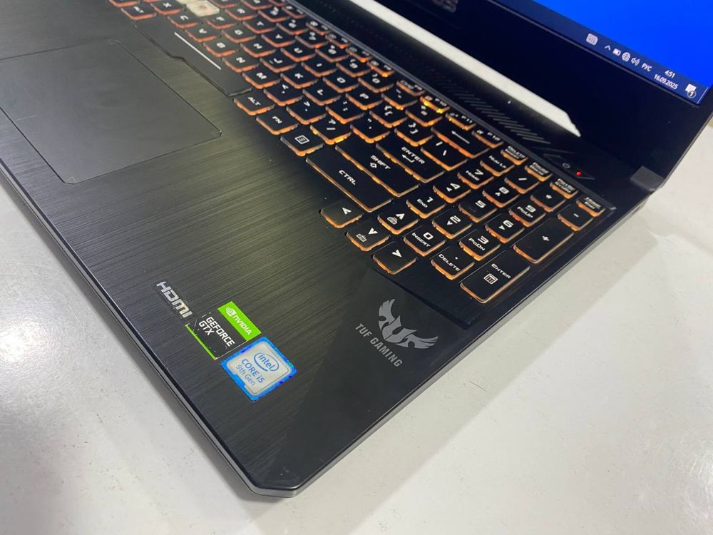 Asus tuf core i5 Gaming