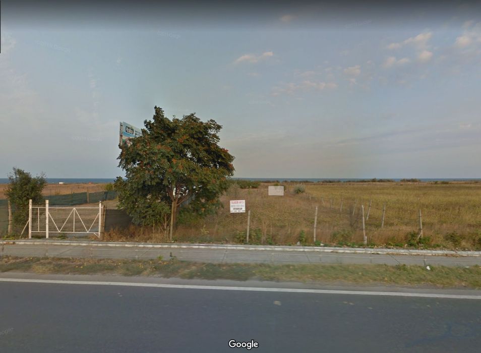 teren vama veche pe partea cu marea  2000mp