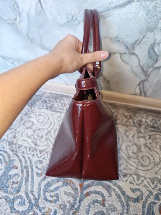 Qizlar uchun bordoviy sumka/Женская бордовая сумка