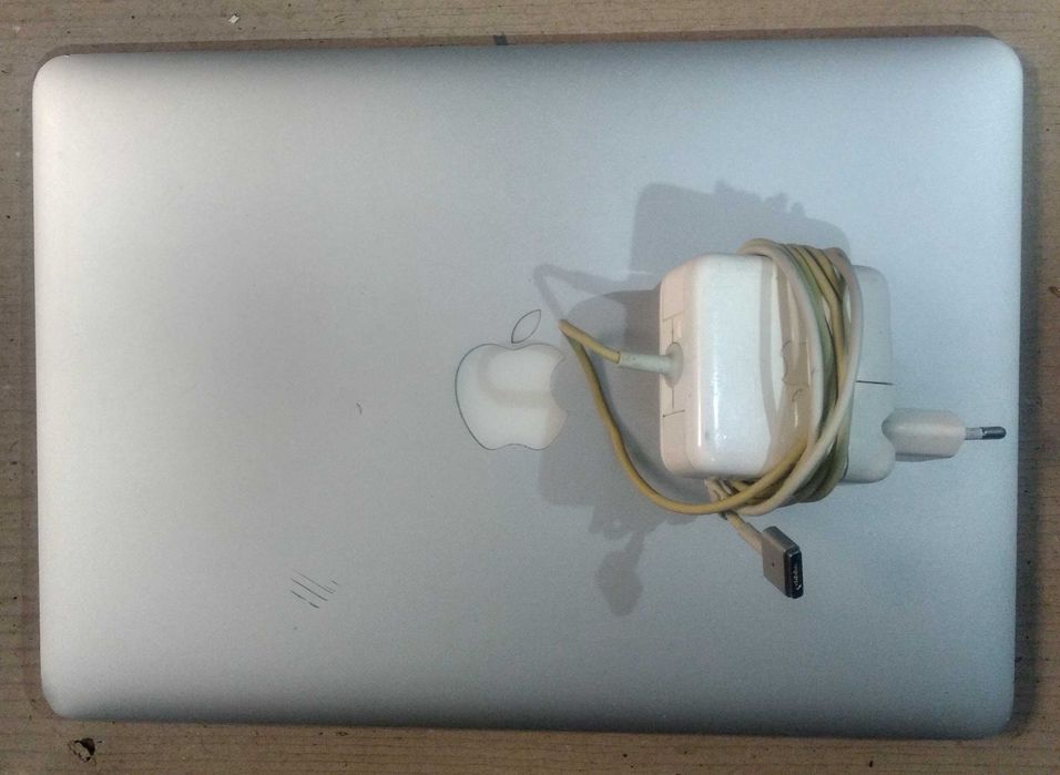Vand laptop A1466 I5 2015 8GB SSD 128GB