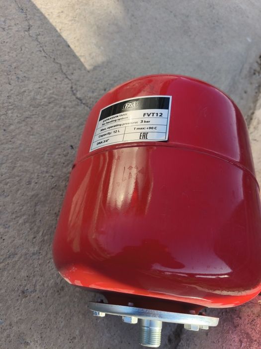 РАСШИРИТЕЛЬНЫЙ БАК для системы отопления