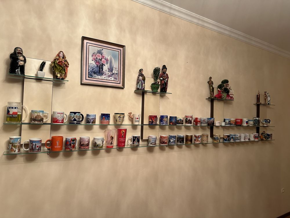 Стеклянные полки настенные