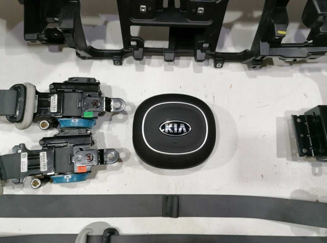 KIA Sorento 4 - plansa de bord - kit airbag - set centuri de siguranta