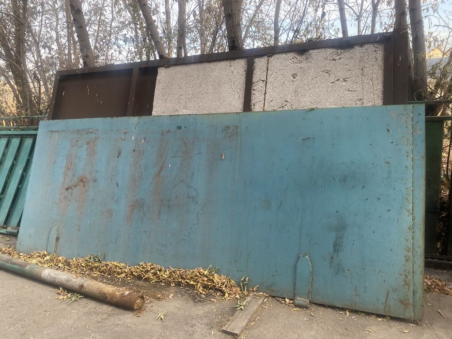 Продам ворота гаражные б/у