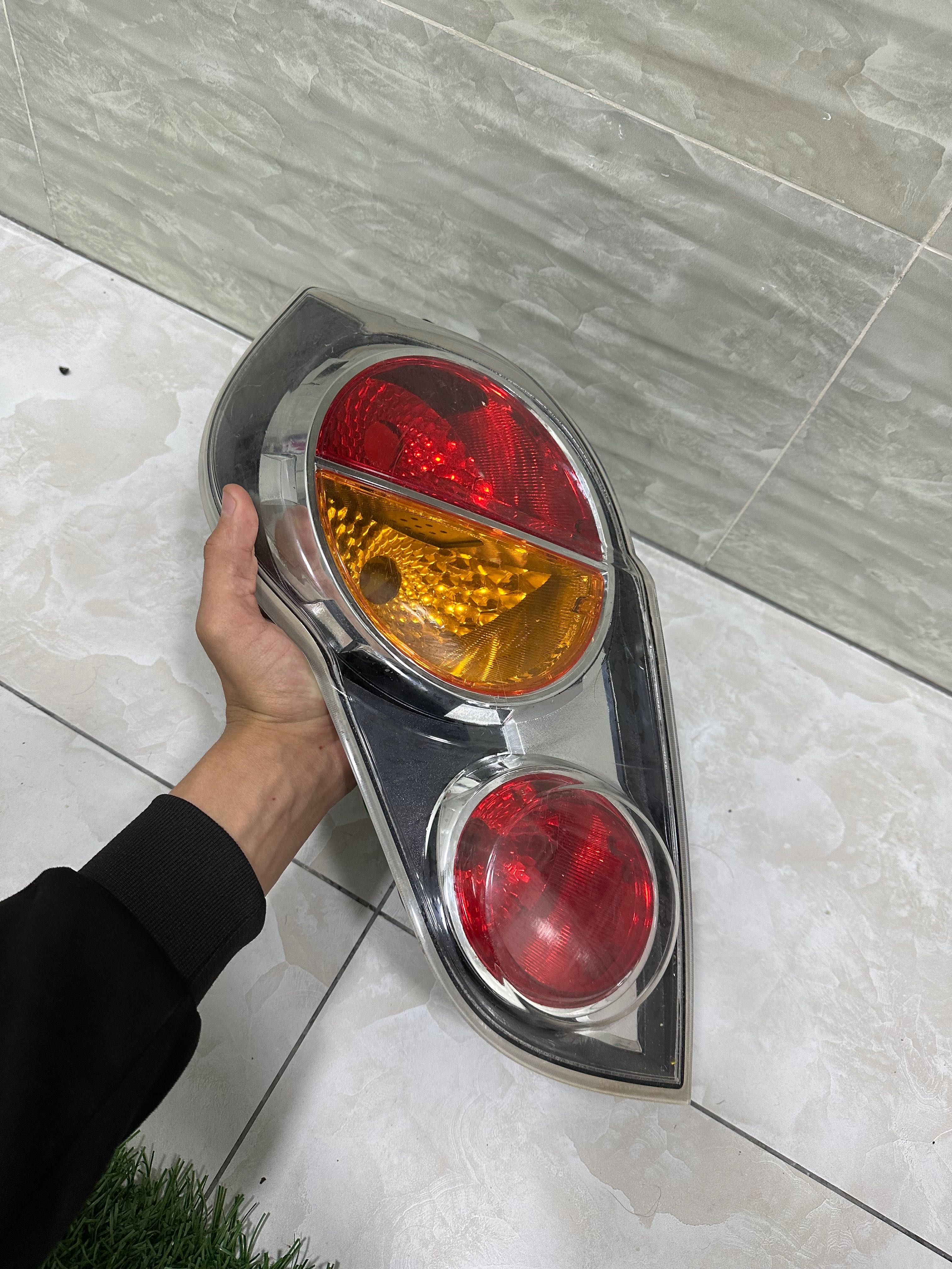 spark orqa fara sotladi 1 ta faqat chap tomoni