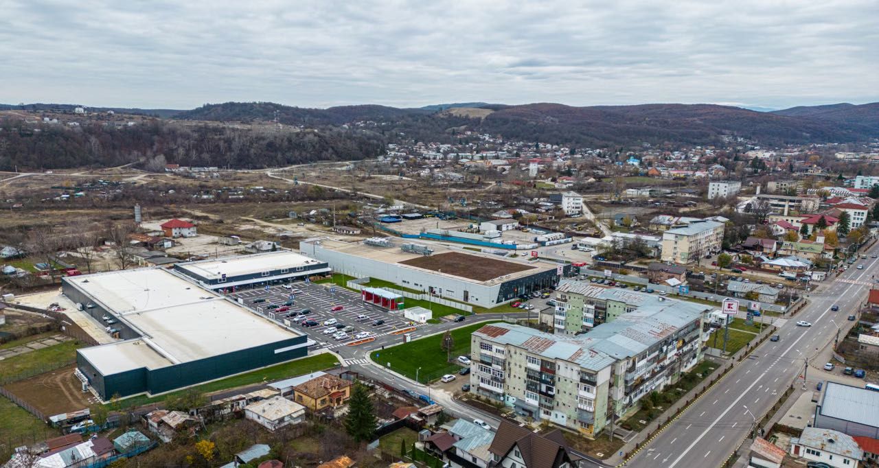 Retail park de vanzare in Moreni