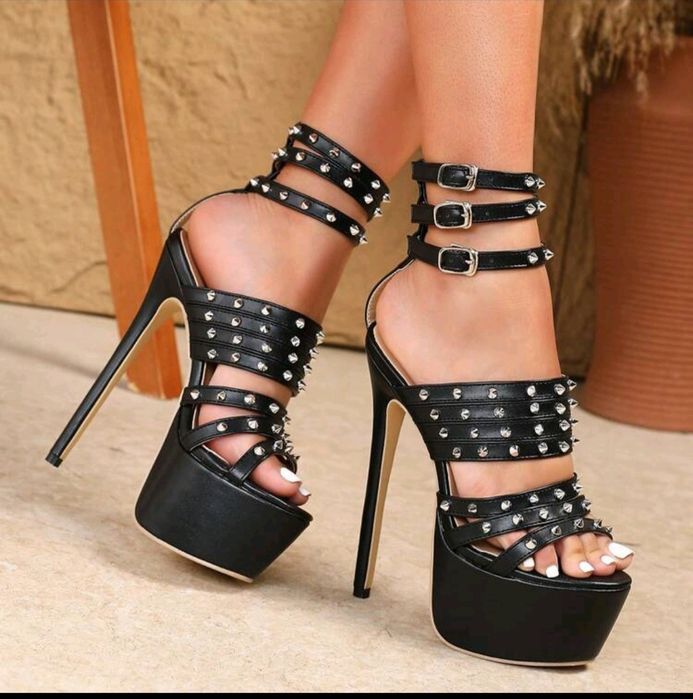 Sandale elegante decorate cu nituri de 17cm
