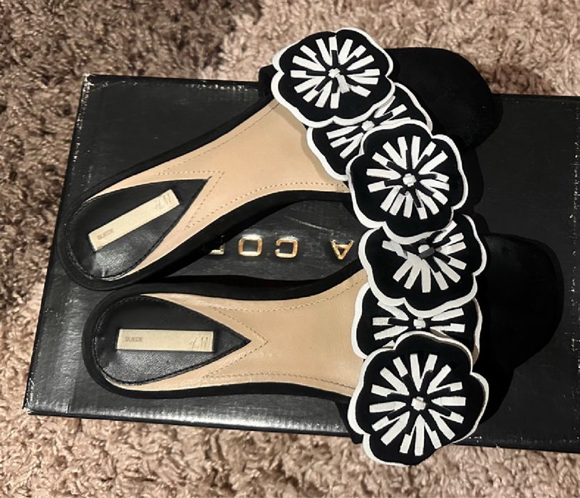 Papuci cu floricele, piele naturala intoarsa H&M