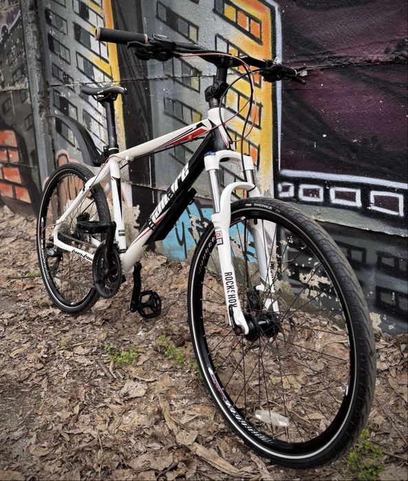 Bicicleta MTB Calibre TwoTwo White 26”/Frane Hidraulice/Rock Shox/WTB
