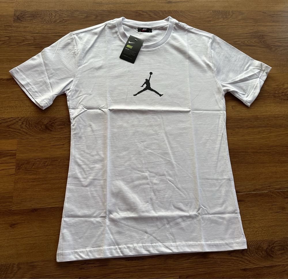 Мъжка,памучна,бяла тениска Jordan