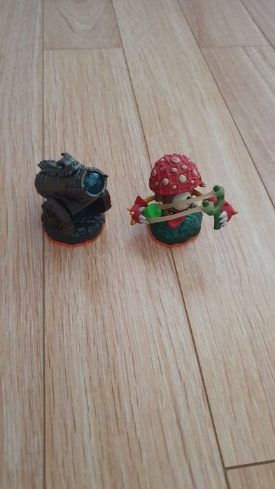 Figurine Skylanders Giants (preț pentru ambele figurine)