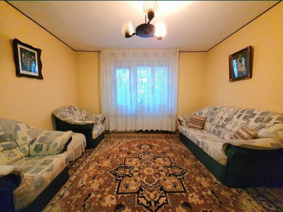 Apartament Onesti zona ultra-centrala, 3 camere, 59 mp