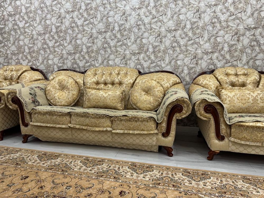 Продам Комплект диванов