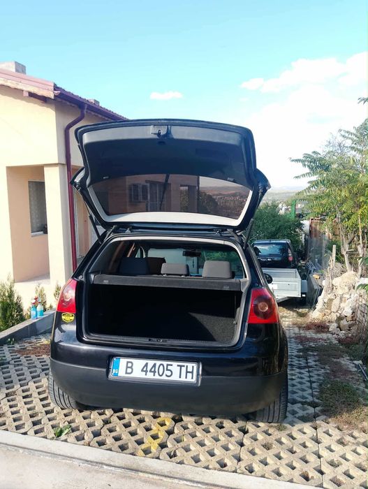 Продавам Голф 5 1.9 105hp