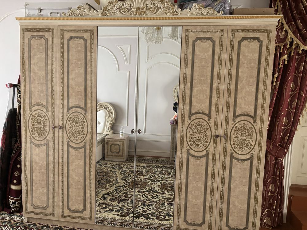 Spalniy komplekt sotiladi 450 dollor ga