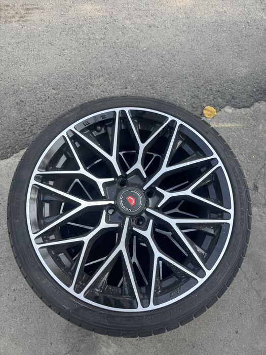 Diska balon 215/40/R18 Диска балон Vossen