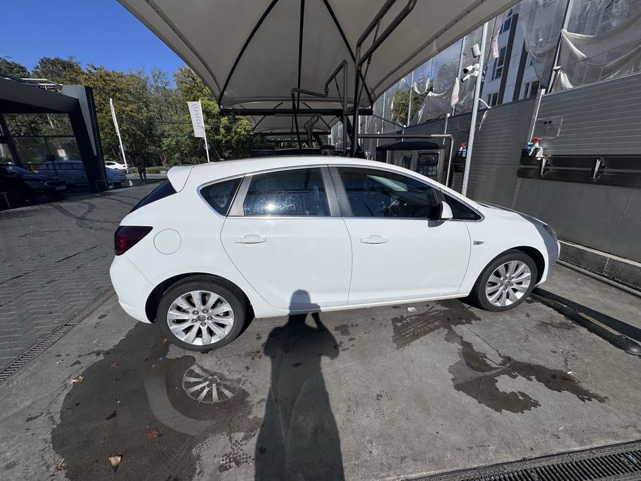 Vand opel astra j