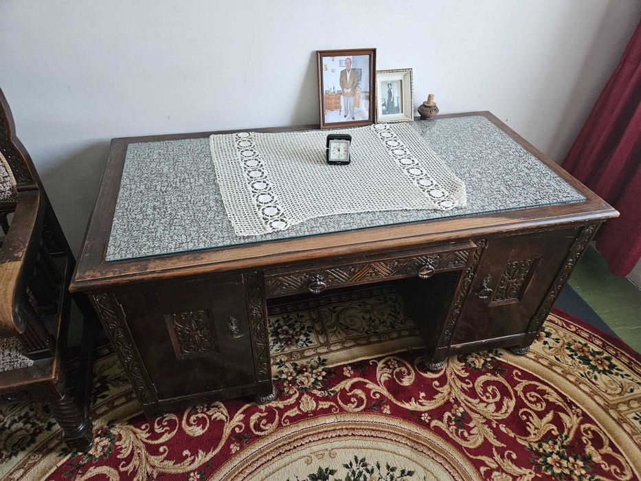 Mobila veche stil clasic Foarte Frumoasa