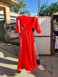 Vând rochie roșie lunga